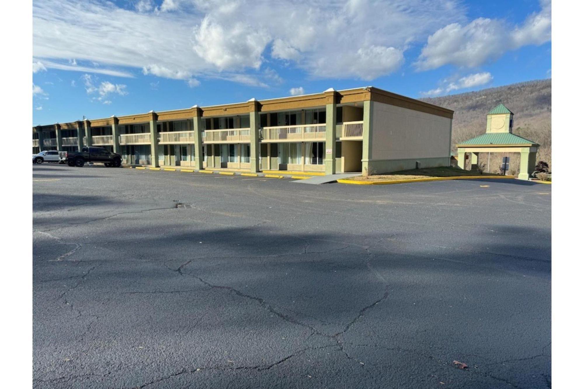 Quality Inn Harriman Exterior photo