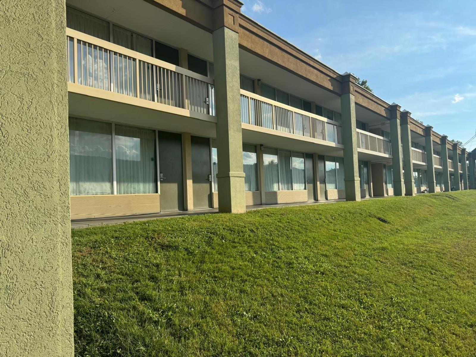 Quality Inn Harriman Exterior photo