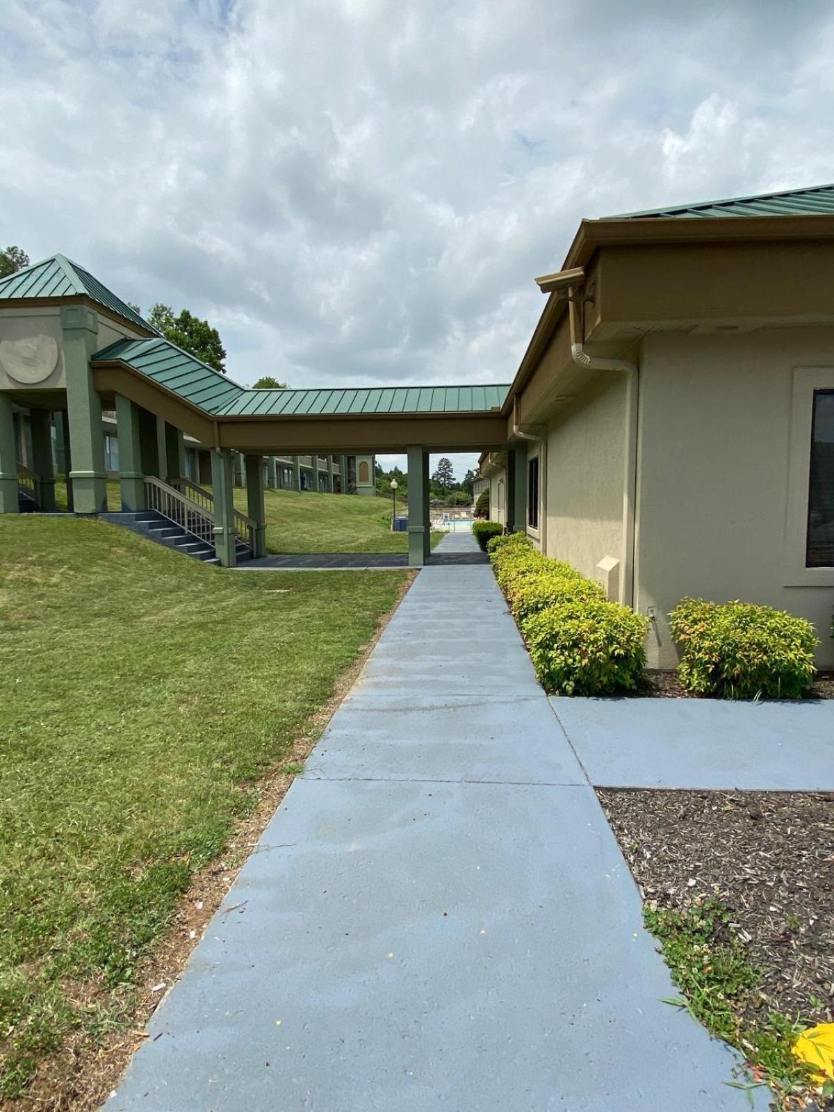 Quality Inn Harriman Exterior photo