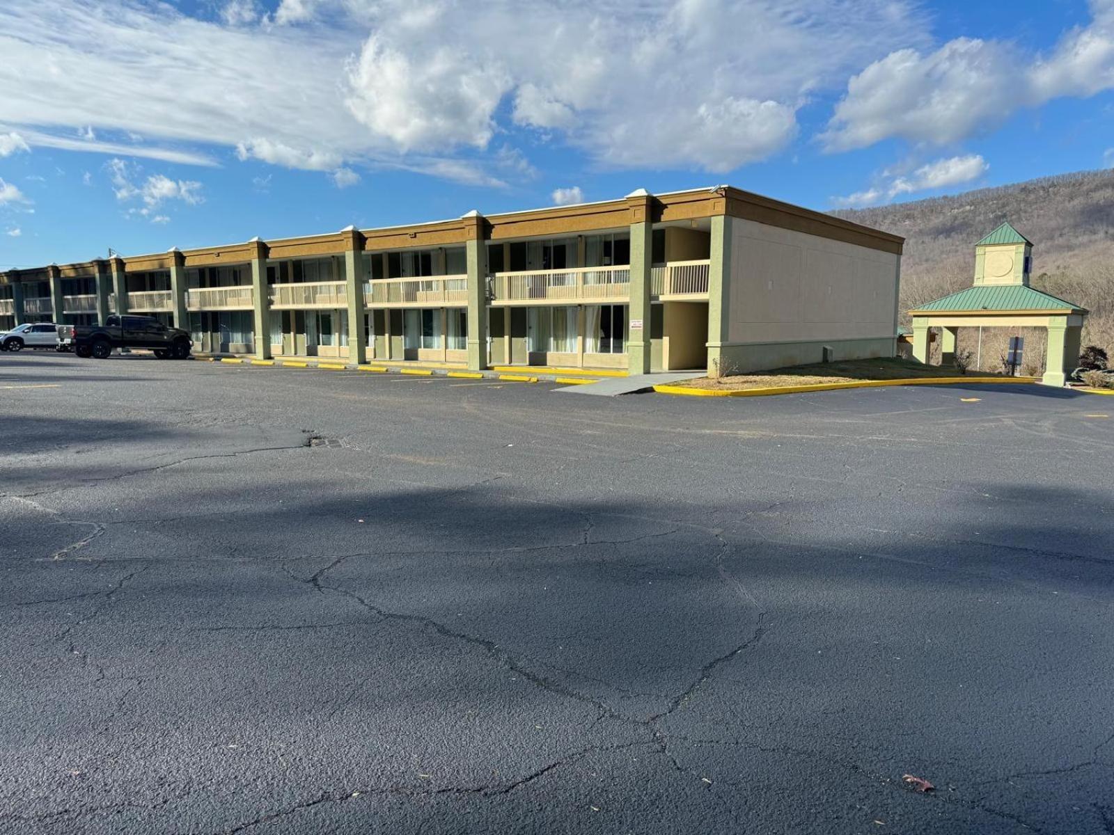 Quality Inn Harriman Exterior photo